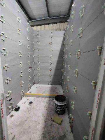 後山工程 - 廁所內部貼磚