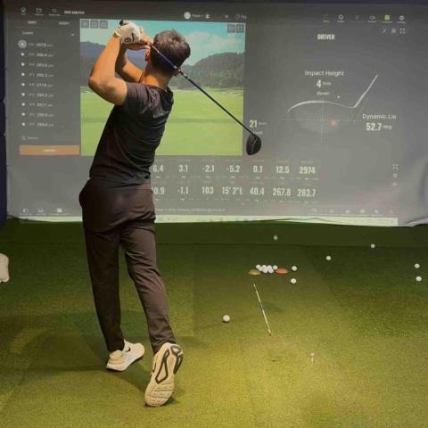 鄭新洋｜高爾夫選手 - 長期接受科學化訓練，熟悉揮桿原理及數據