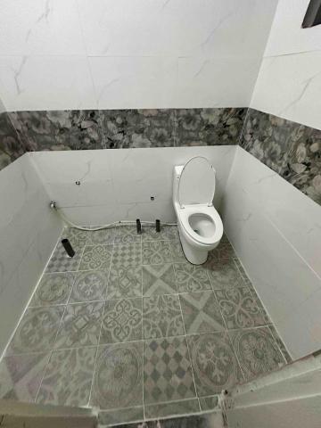 後山工程 - 廁所內部貼磚