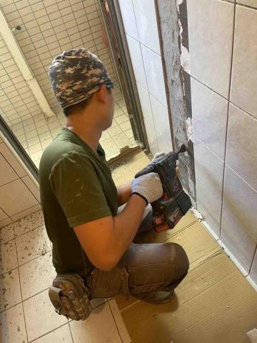 林明翰 - 局部瓷磚打除