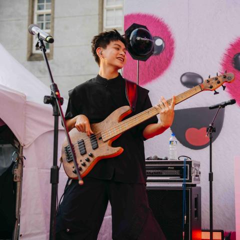 提供音樂系收入服務的專家阿霖｜貝斯教學