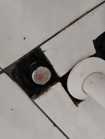 煜伸水和電維修 - 浴室臉盆下方三角凡爾斷牙龍口，退牙止塞龍口。