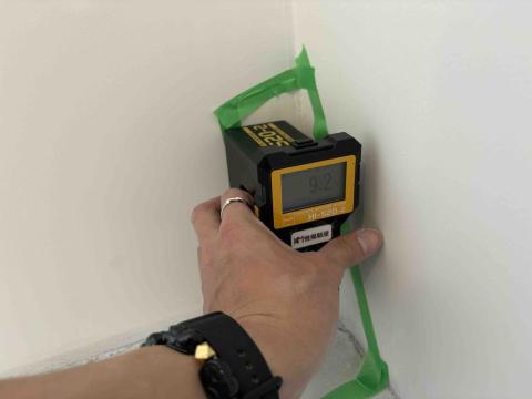 誠輝土木包工業/愷模驗屋 - 壁體含水率異常（超出標準值4）