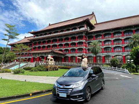 專業安心包車 女職業駕駛 - 休旅車