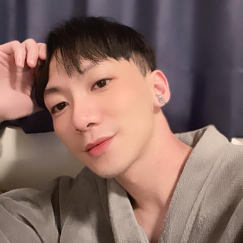 提供接送機服務的專家Ian Zhang