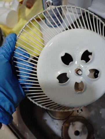 曾珞婷 - 廚房油網清潔後