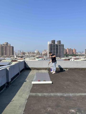 辰益工程行 - 屋頂防水工程（加抗裂網）