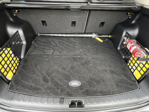 許先生 - 後車廂