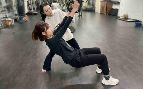 項曉柔 - TRX教學