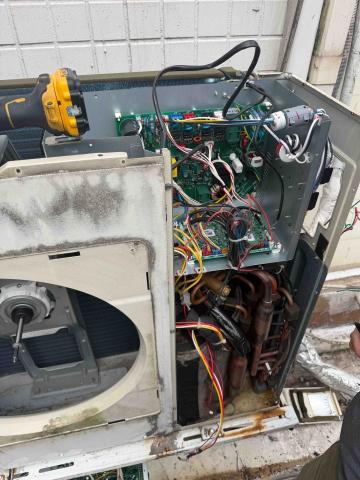 鼎浩空調工程 - 更換日立冷氣 室外機 基板 馬達