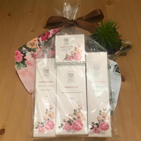 Klaire Liu - 產品視覺形象、品牌行銷