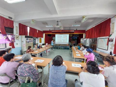 林奕廷 - 課程結合大富翁分組競賽，透過回答營養相關問題進行互動闖關，答對即可累積獎金，最後由獎金最高組別獲勝，提升課堂參與感與學習動機。