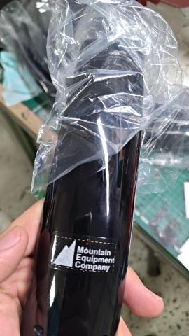 鑫益企業社 - 自行車土除貼反光無膜標（可反光耐候）