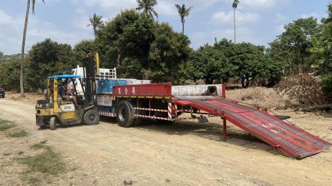 阿凱 - 磁磚進料