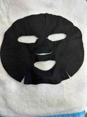 欣欣美容師 - 白點點是療癒的粉刺