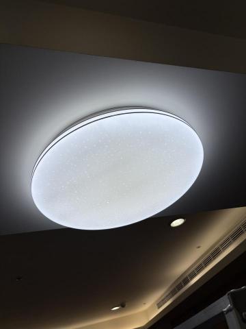 恆域科技數位有限公司 - 吸頂燈安裝