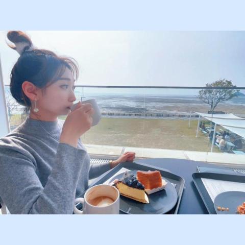 提供美髮剪刀服務的專家Berrice行動美容師-宜芳Lucia