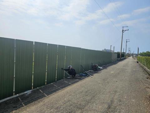 財溢鑫開發工程 陳先生 - 鐵工圍籬
