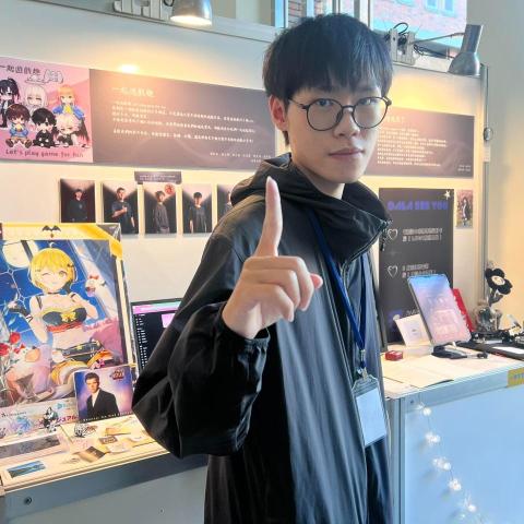 提供uniqlo寬褲服務的專家洪丞寬