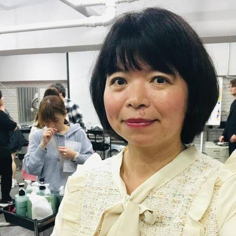 提供染髮服務的專家楊惠萍