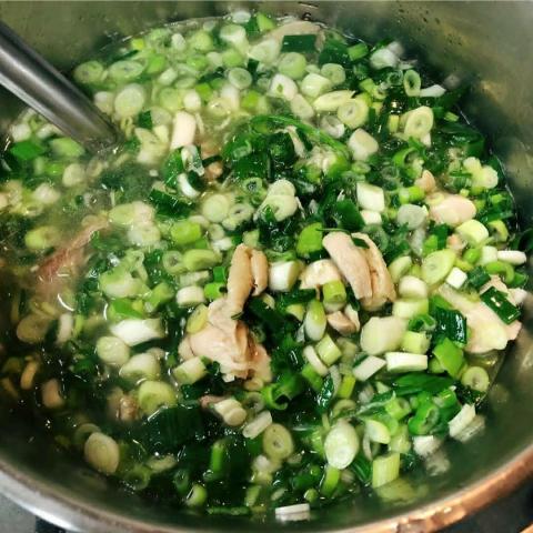 Kana料理天地 - 雞腿聰湯