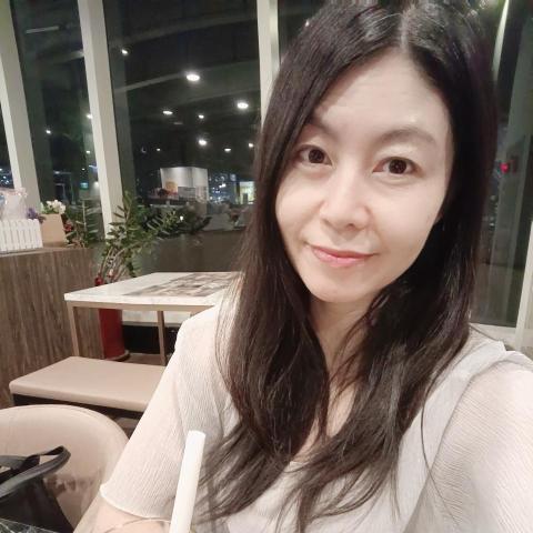 提供兒童美語服務的專家Stella