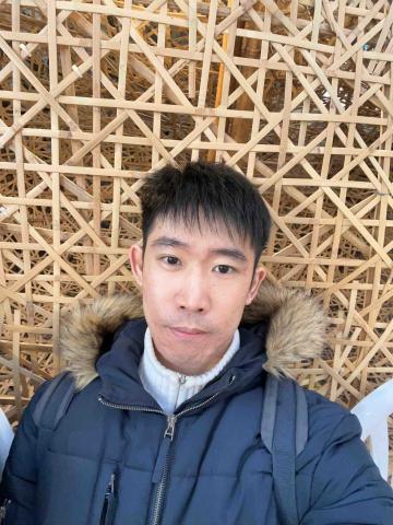 提供洗手台收納架服務的專家Jeff先生