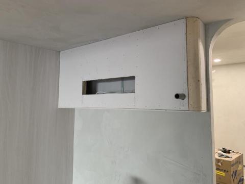 許淙閔 - 倒圓角的包冷氣，避免出入口銳角撞到頭