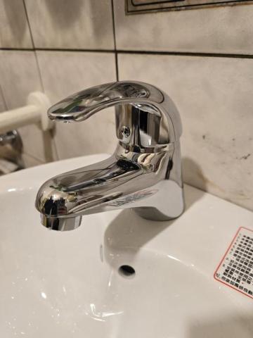 佳銓水電空調工程行 - 龍頭安裝