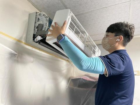 曾耀玄 - 冷氣清洗