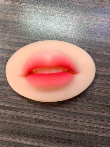 尤拉美學 - 唇膜練習?