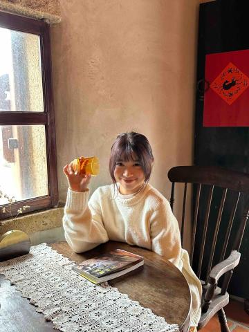 提供法文自學服務的專家鄭宇彤