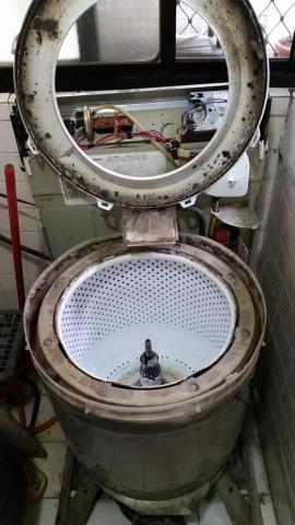 阿秋清洗洗衣機/抽油煙機/冷氣/水塔 - 美國洗衣機拆洗