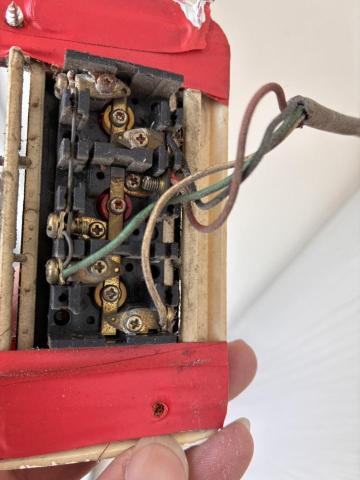 周文翔 - 鐵捲門開關維修更換