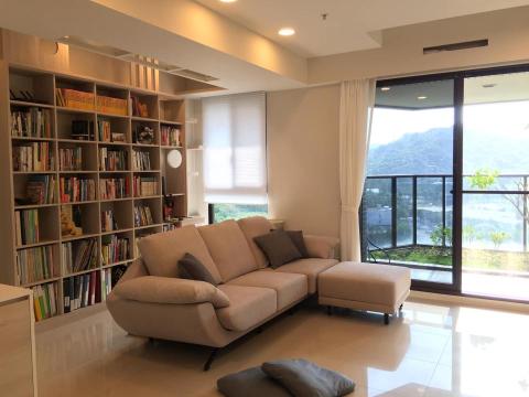 愛上生活室內設計有限公司 - 與愛貓一起享受生活的屋主，結合書櫃為愛貓做天空步道