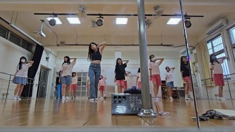 陳怡伶 - K-pop舞蹈教學