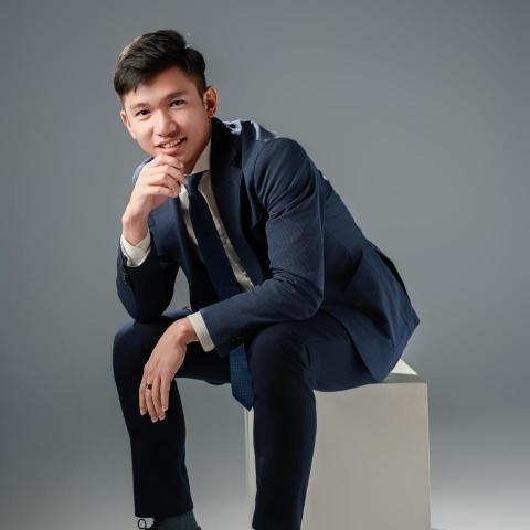 提供管理顧問公司服務的專家梁友承