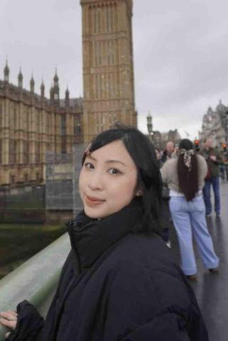 提供兒童繪畫服務的專家葉思佑