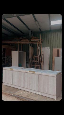 董群恒 - 櫃體製作