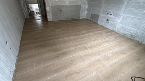 楊庭維 - 30*150的木紋磚安裝