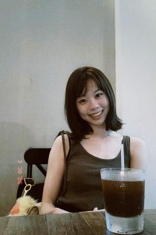 張譯云