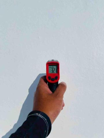 王泓翔 - 隔熱工程施工完成之屋頂溫度