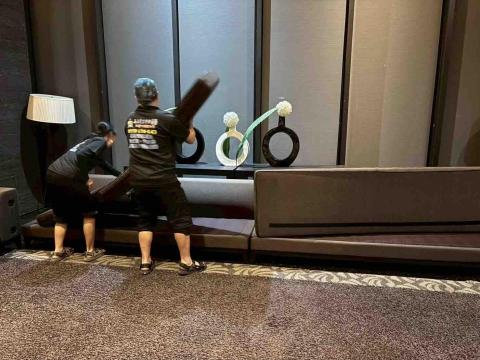 恩典愛家居家清潔 - 掀開座墊清洗乾淨