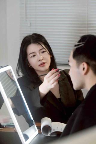 CHIENNA.C 美容｜教學｜色彩鑑定｜形象管理顧問 - 