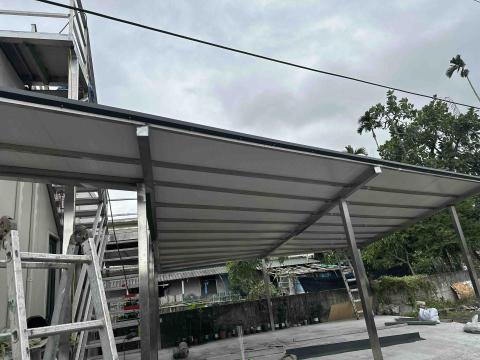 弘吉企業行 - 車庫完成