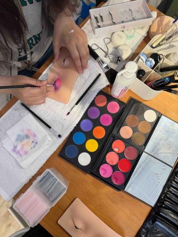 CHIENNA.C 美容｜教學｜色彩鑑定｜形象管理顧問 - 