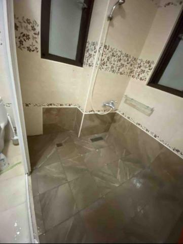 陳俊勲 - 浴室小部分磁磚重貼