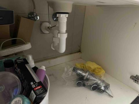 鄭能昌 - 臉盆排水管換新