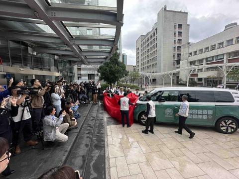 新點子錄影｜EFP拍攝直播 - 【白沙屯進香｜智慧行動醫療成行典禮｜臺北醫學大學】

這場在臺北醫學大學舉辦的「白沙屯進香智慧行動醫療成行典禮」，結合醫療專業與信仰文化，現場從記者會、急救演示到啟動儀式，每個環節都相當重要。
我們以EFP多機拍攝搭配現場導播與直播系統，完整掌握畫面與流程，確保每一刻都穩定呈現、不漏重點。

活動可以熱鬧，但影像不能出錯。

⸻

#影音整合
#攝影｜錄影
#活動記錄
#新點子錄影