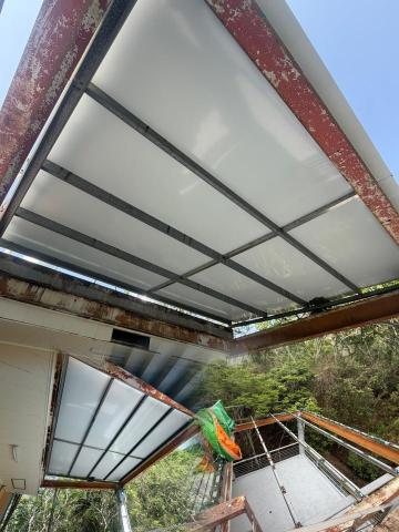 開鑫金屬工程 - Pc浪板損壞更換塑鋁板（施工前後）